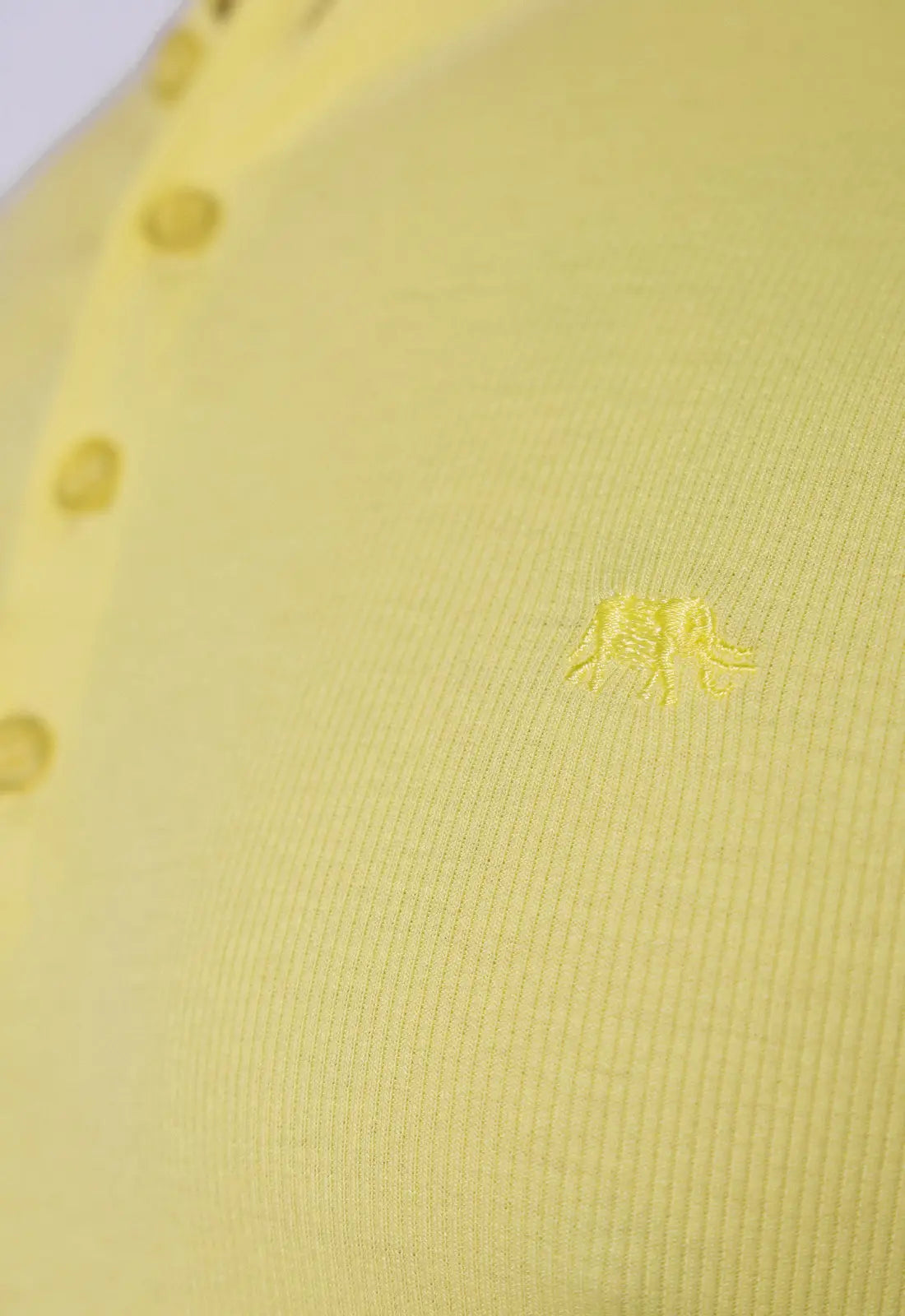 Camiseta Henley Canelada Amarela