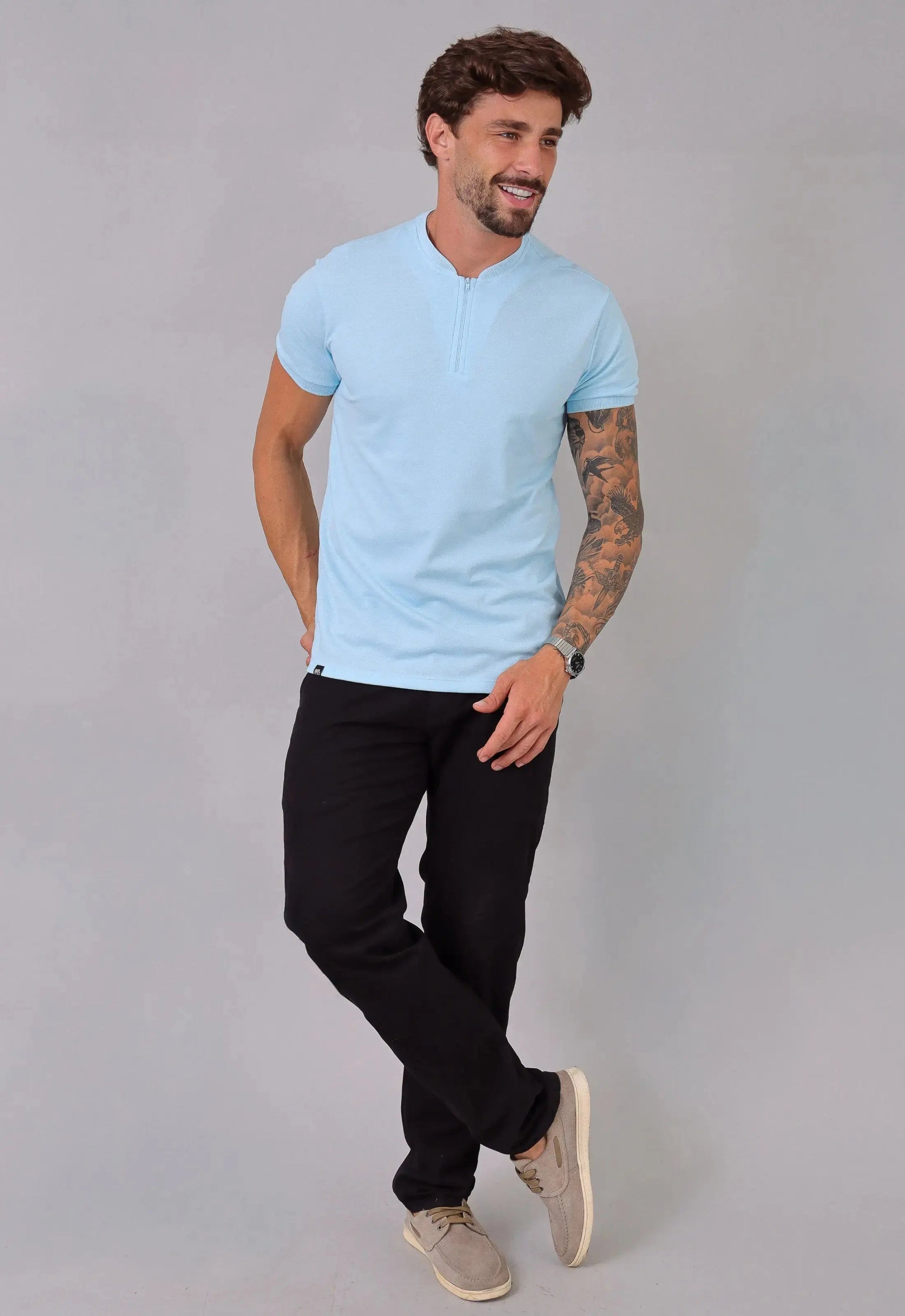 Camiseta Gola Padre Zíper Azul Claro