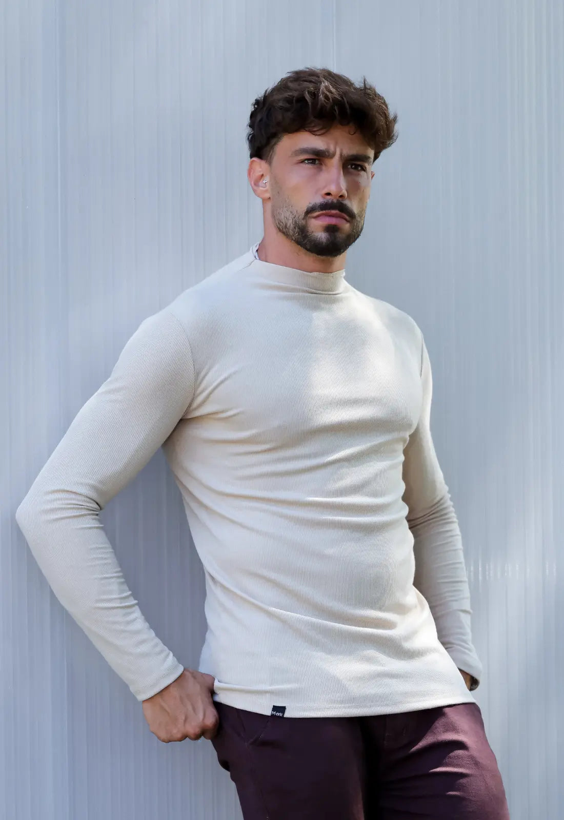 Camiseta Slim Manga Longa Gola Média Bege