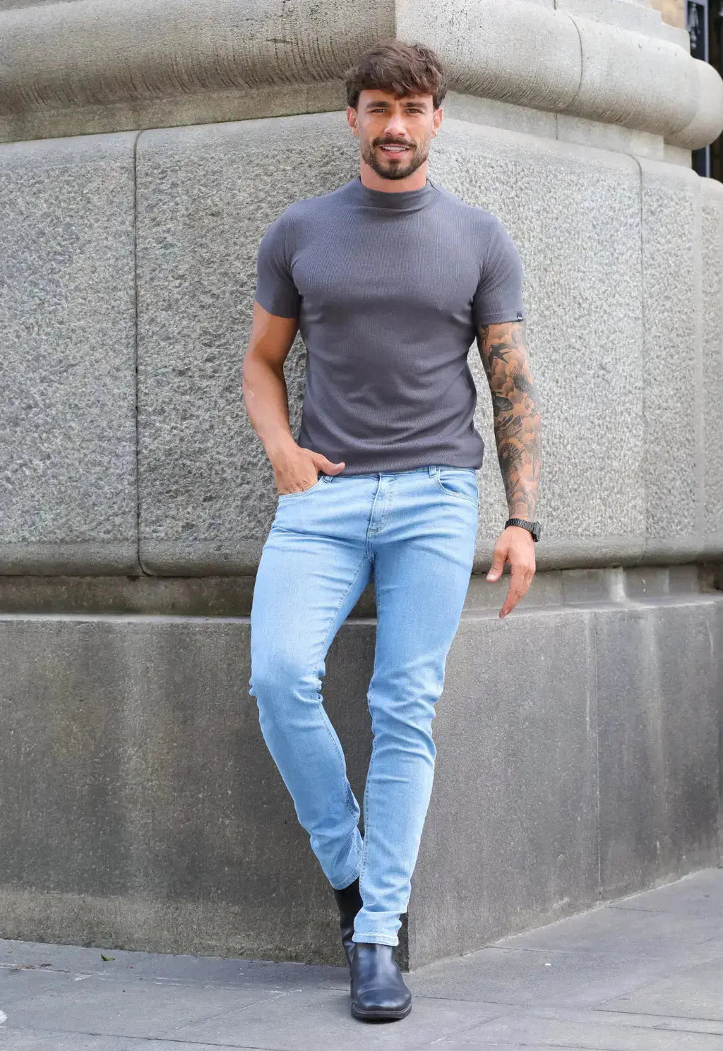 Camiseta Slim Gola Média Cinza