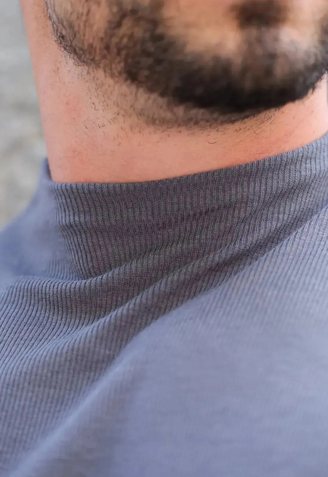 Camiseta Slim Gola Média Cinza