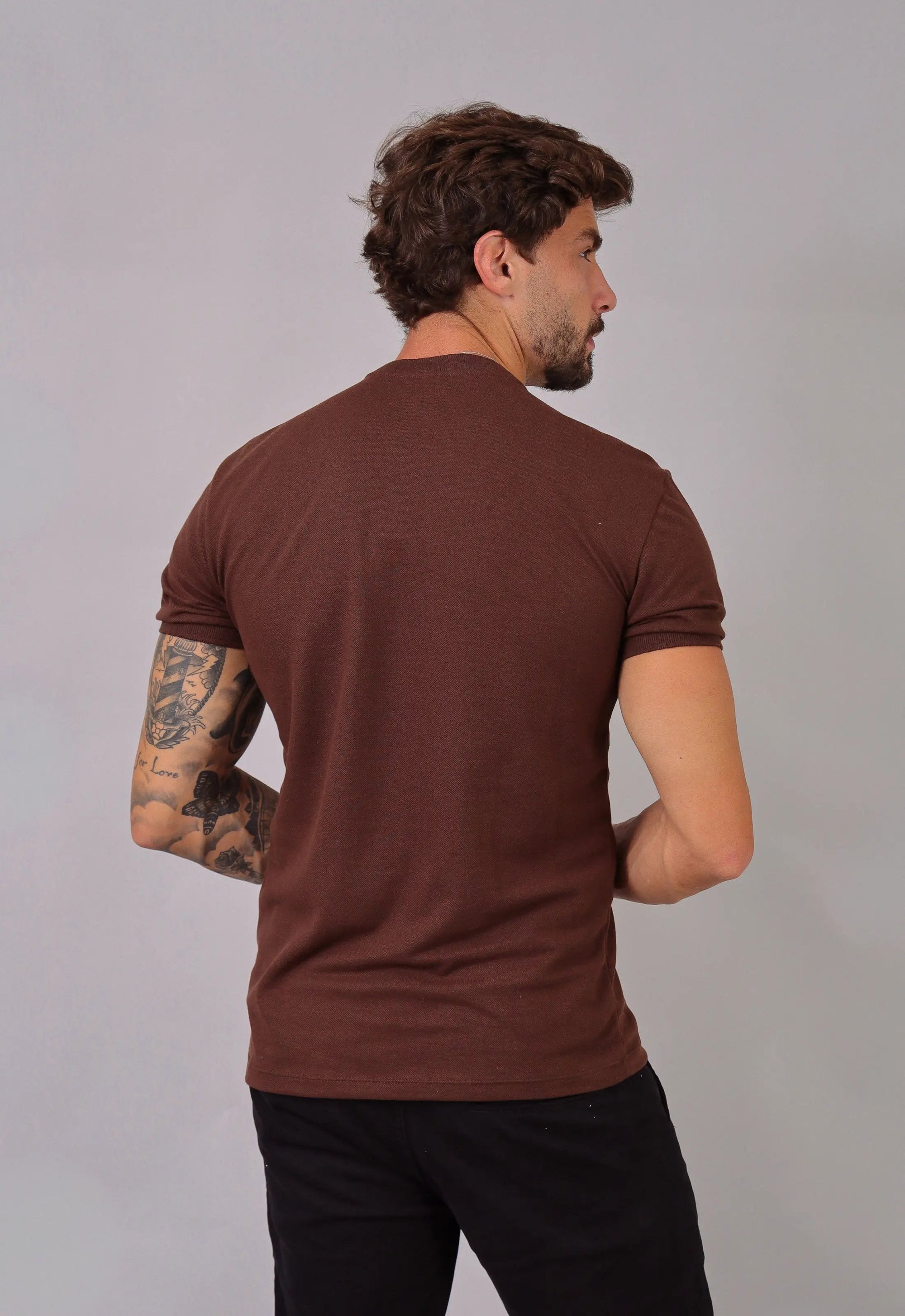 Camiseta Gola Padre Zíper Marrom