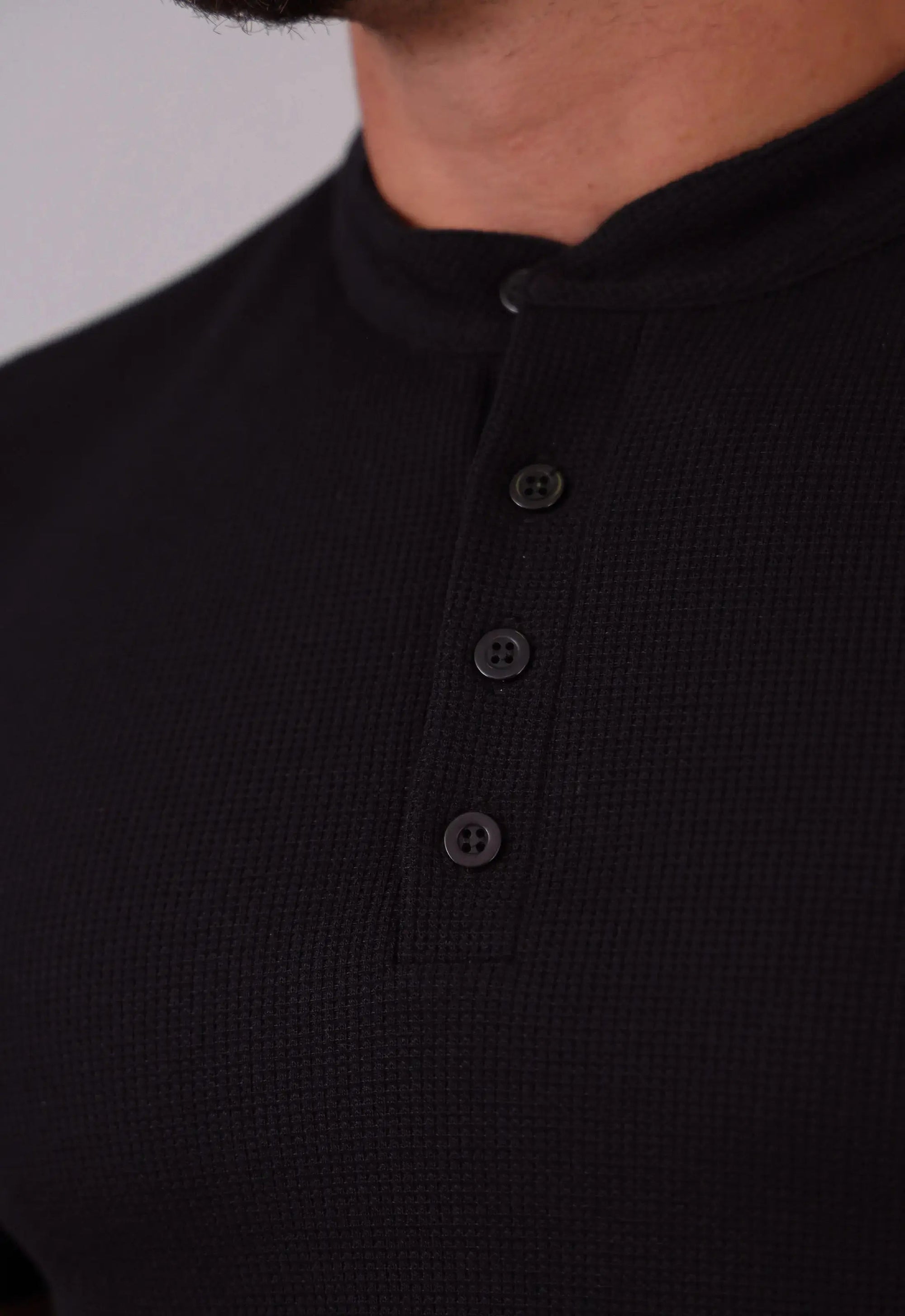 Camiseta Henley Slim Tricot com Elastano Preta