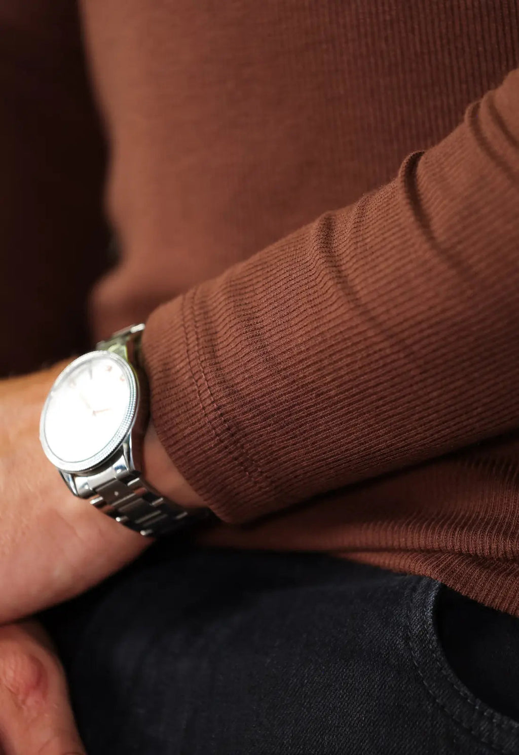 Camiseta Slim Manga Longa Gola Média Marrom