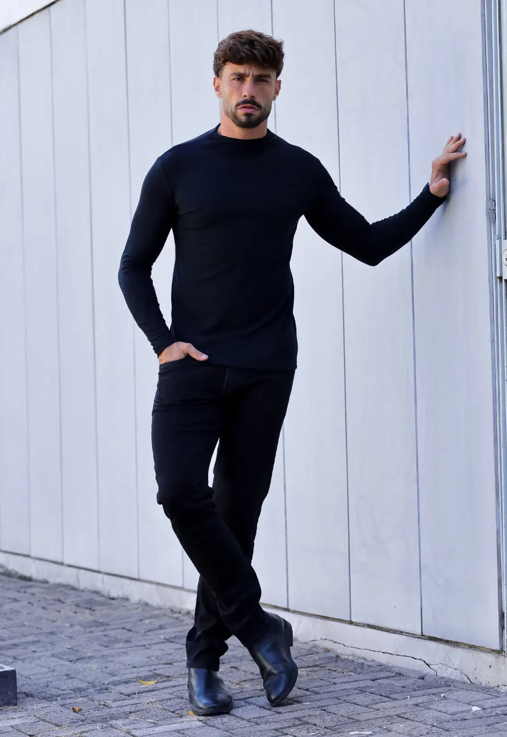 Camiseta Slim Manga Longa Gola Média Preto