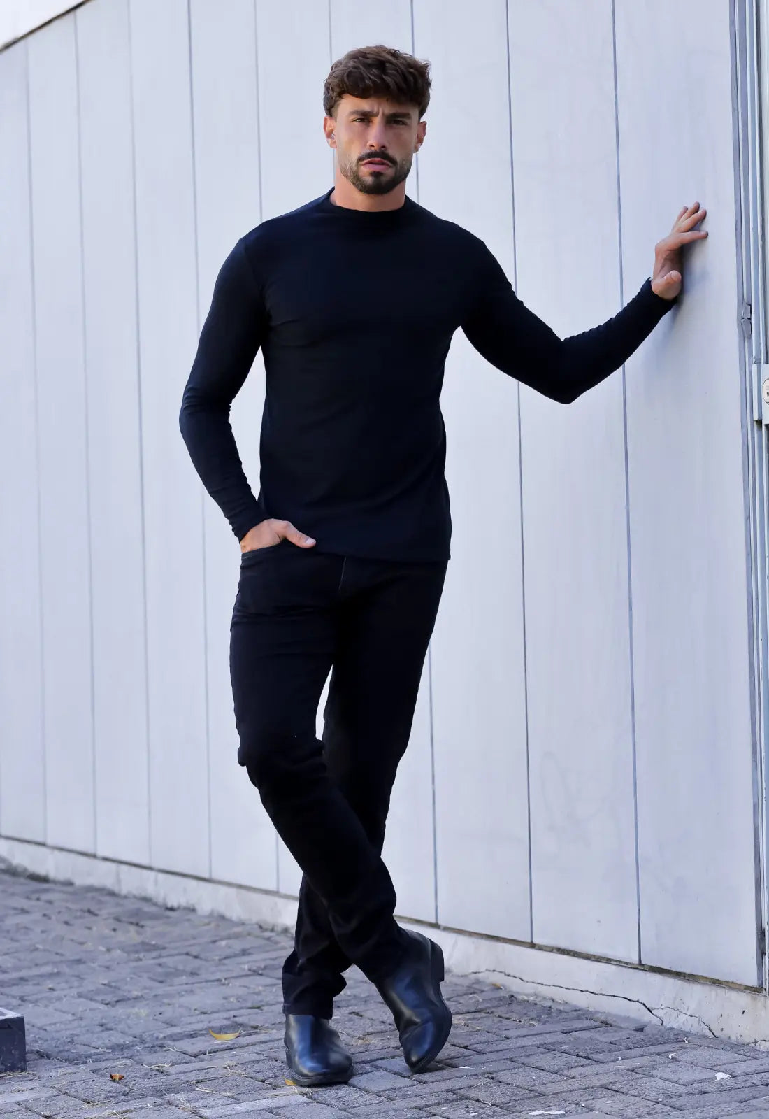 Camiseta Slim Manga Longa Gola Média Preto