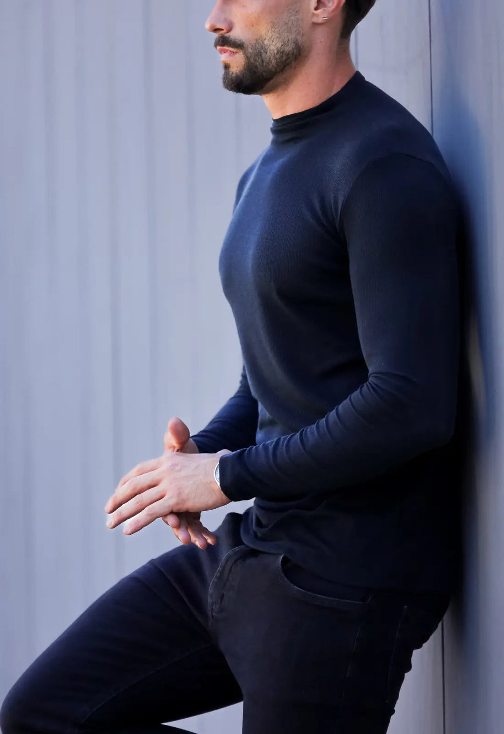 Camiseta Slim Manga Longa Gola Média Preto