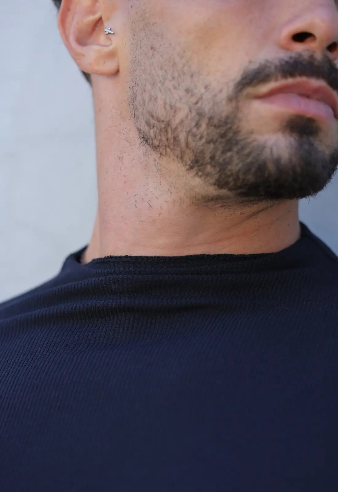 Camiseta Slim Manga Longa Gola Média Preto